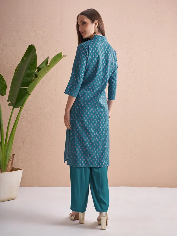 Vishudh Women Blue Top With Palazzos