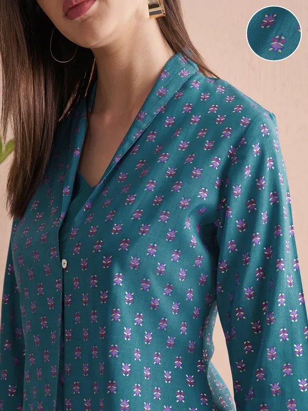 Vishudh Women Blue Top With Palazzos