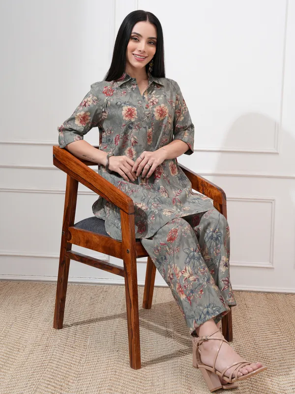 Vishudh Women Maroon Tunic With Trouser