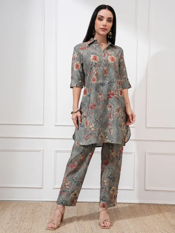 Vishudh Women Maroon Tunic With Trouser