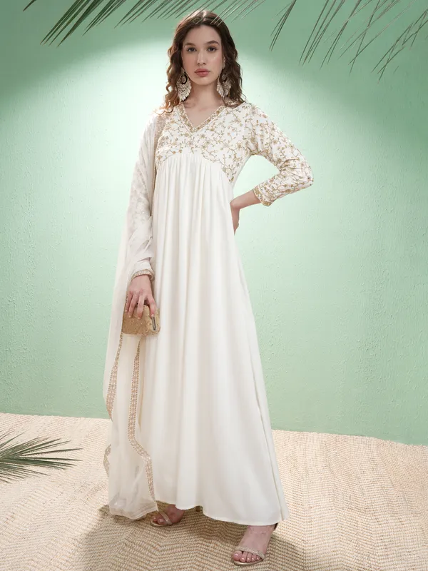 Vishudh Women Off White Embroidered Maxi Dress