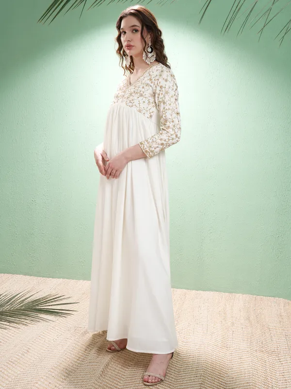 Vishudh Women Off White Embroidered Maxi Dress