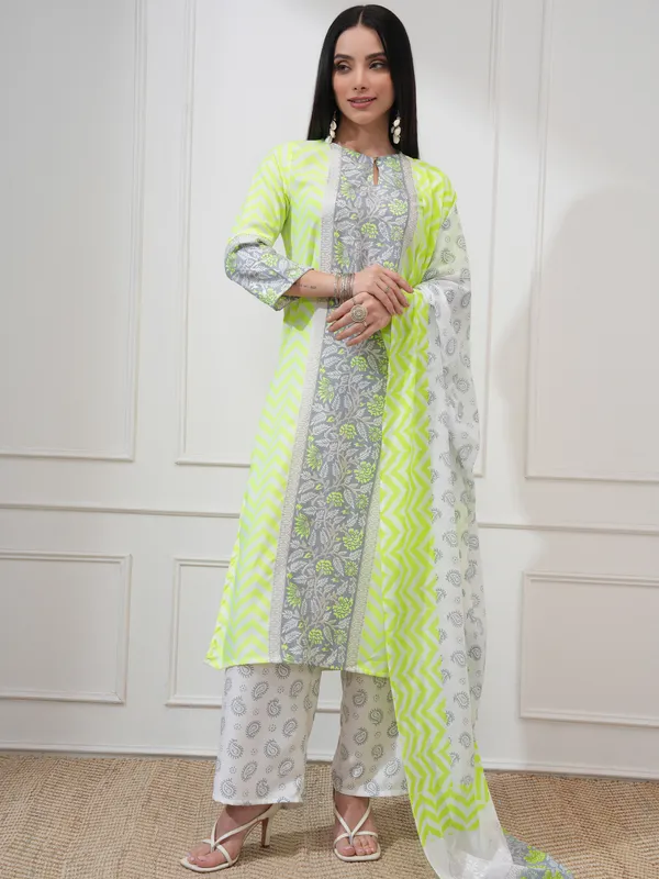 Women Kurta With Palazzo And Dupatta