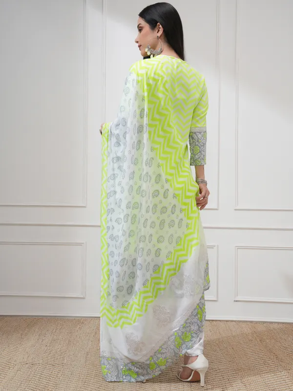 Women Kurta With Palazzo And Dupatta