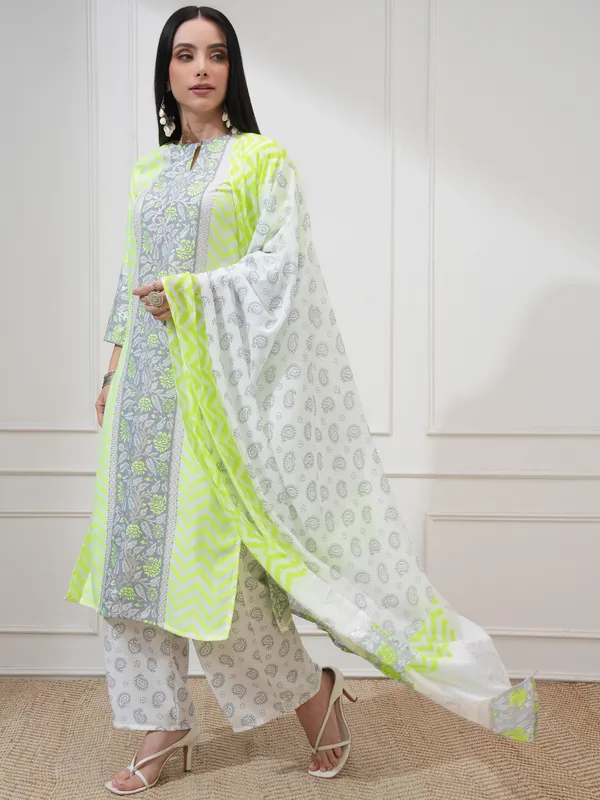 Women Kurta With Palazzo And Dupatta