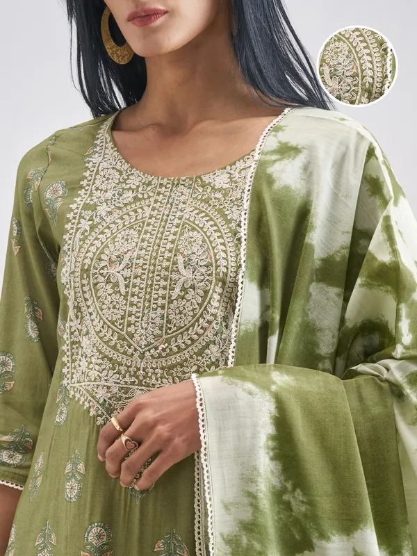 Vishudh Women Green Kurta With Trouser And Dupatta