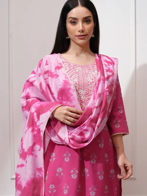 Vishudh Women Pink Kurta With Trousers And Dupatta
