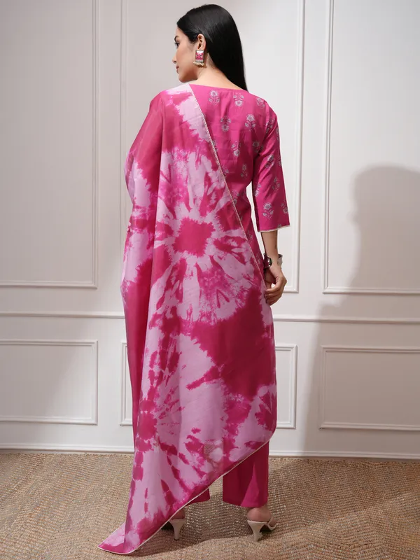 Vishudh Women Pink Kurta With Trousers And Dupatta