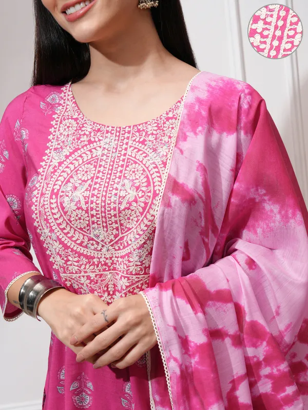 Vishudh Women Pink Kurta With Trousers And Dupatta