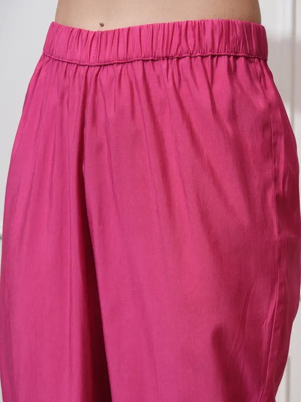 Vishudh Women Pink Kurta With Trousers And Dupatta