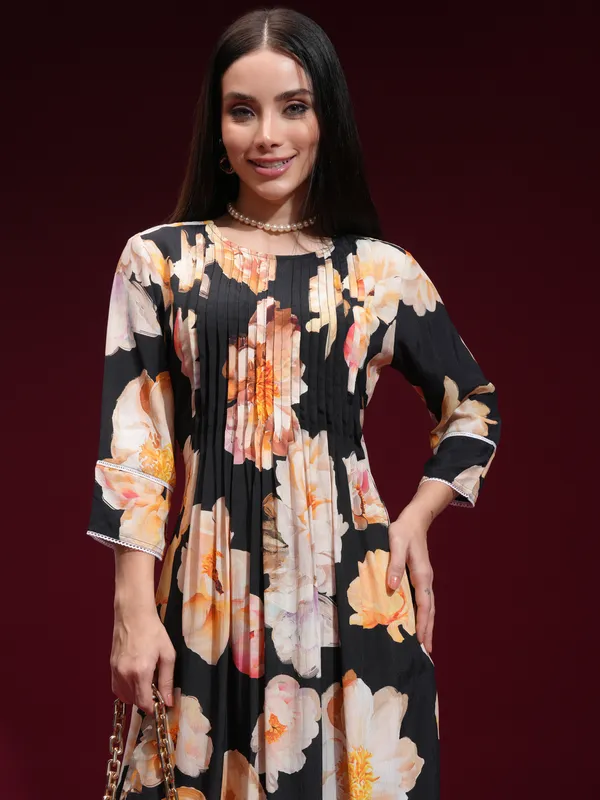 Vishudh Women Black Printed Kurta With Trouser