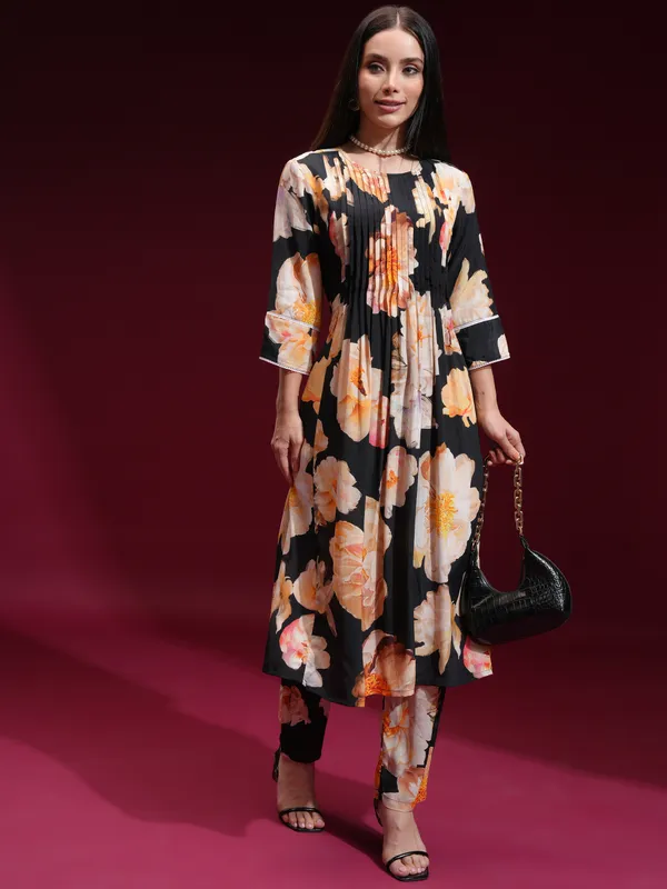 Vishudh Women Black Printed Kurta With Trouser