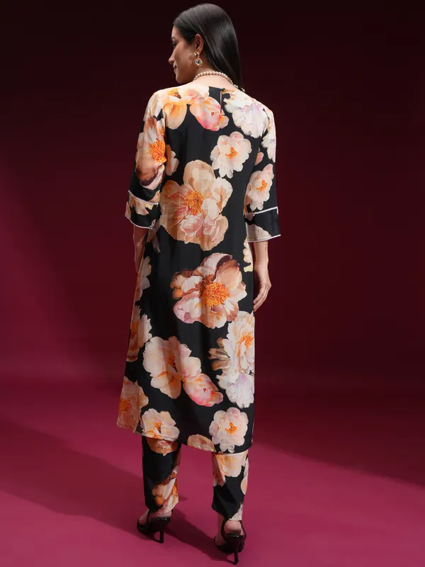 Vishudh Women Black Printed Kurta With Trouser