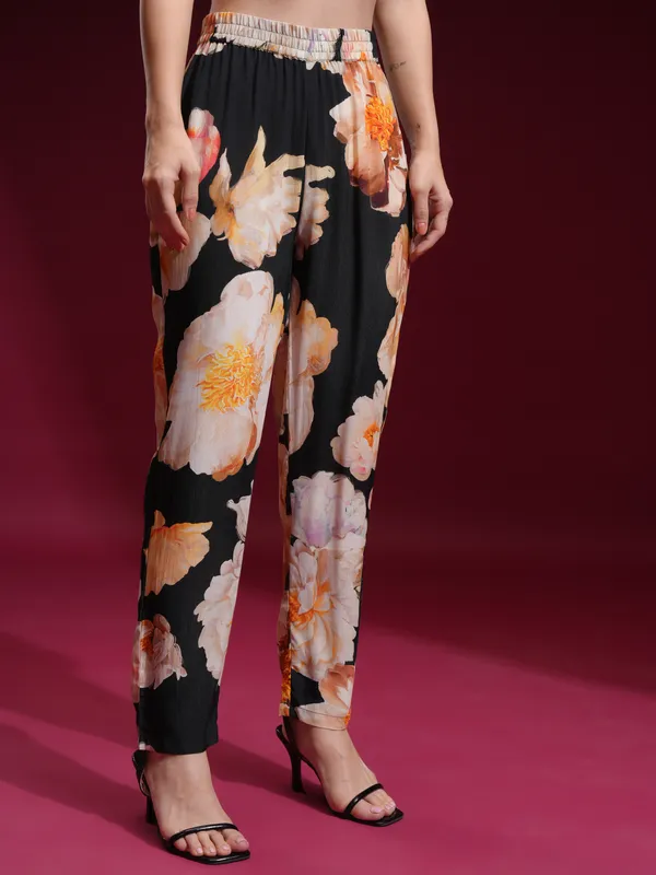 Vishudh Women Black Printed Kurta With Trouser