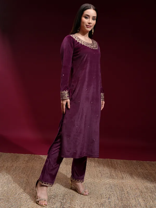 Women Kurta With Trouser And Dupatta