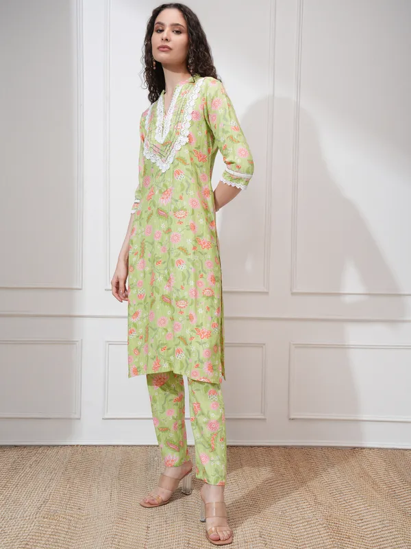 Vishudh Women Lime Green Kurta With Trouser