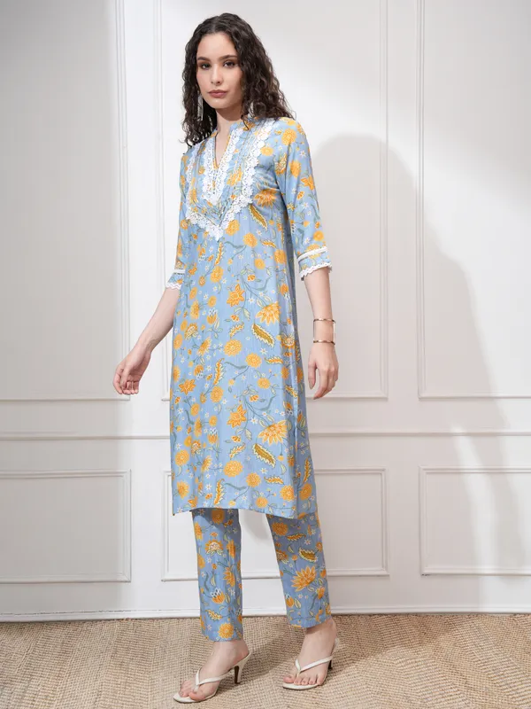 Vishudh Women Blue Kurta With Trouser