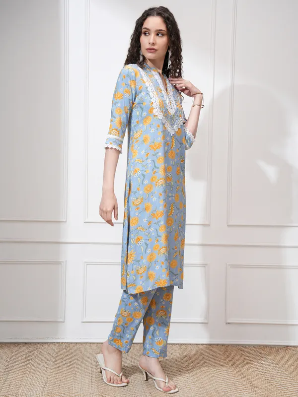 Vishudh Women Blue Kurta With Trouser