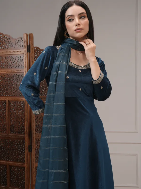 Vishudh Women Teal Women Kurta With Trousers And Dupatta