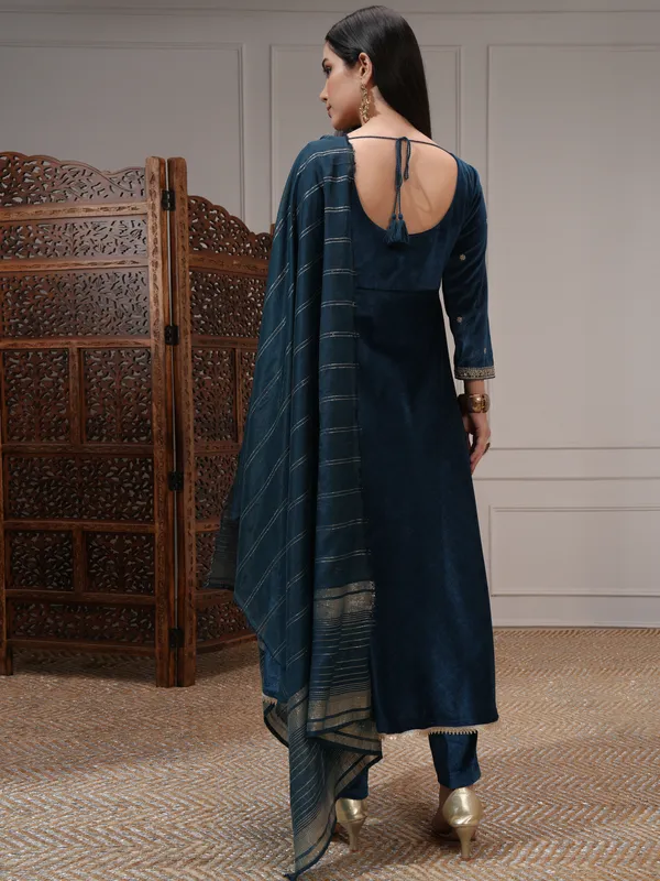 Vishudh Women Teal Women Kurta With Trousers And Dupatta