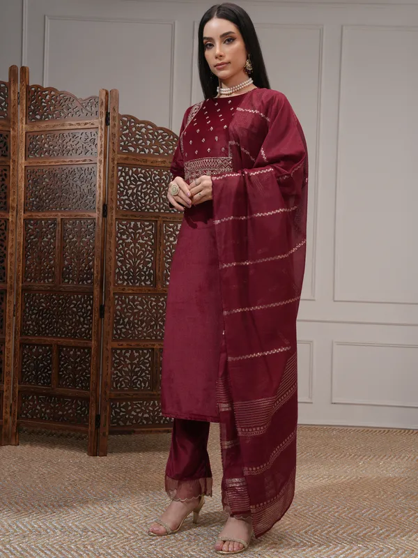 Vishudh Women Red Women Kurta With Trousers And Dupatta