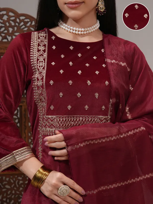 Vishudh Women Red Women Kurta With Trousers And Dupatta
