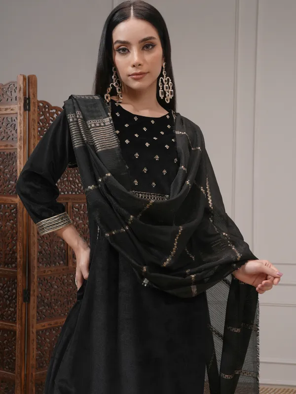 Vishudh Women Black Embroidered Kurta With Trouser And Dupatta