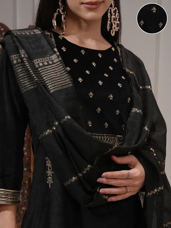 Vishudh Women Black Embroidered Kurta With Trouser And Dupatta