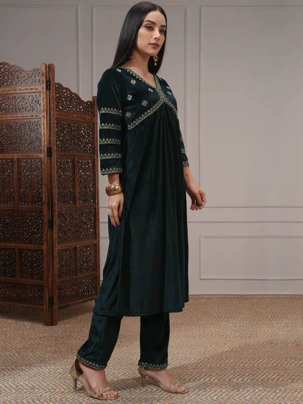 Vishudh Women Green Women Kurta With Trousers And Dupatta