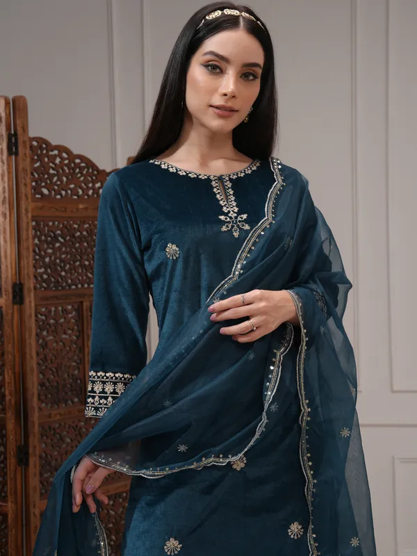 Vishudh Women Teal Embroidered Kurta With Trouser And Dupatta