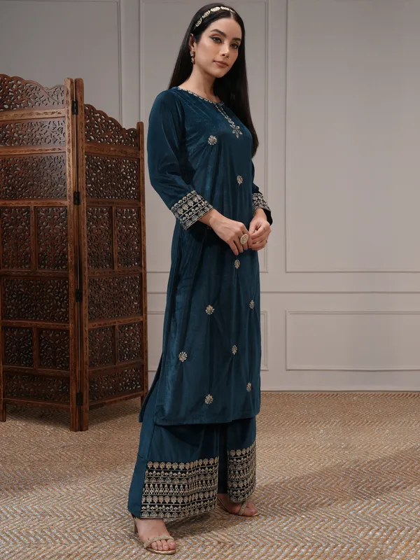 Vishudh Women Teal Embroidered Kurta With Trouser And Dupatta