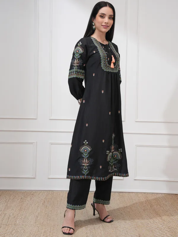 Vishudh Women Black Embroidered Kurta With Trousers And Dupatta