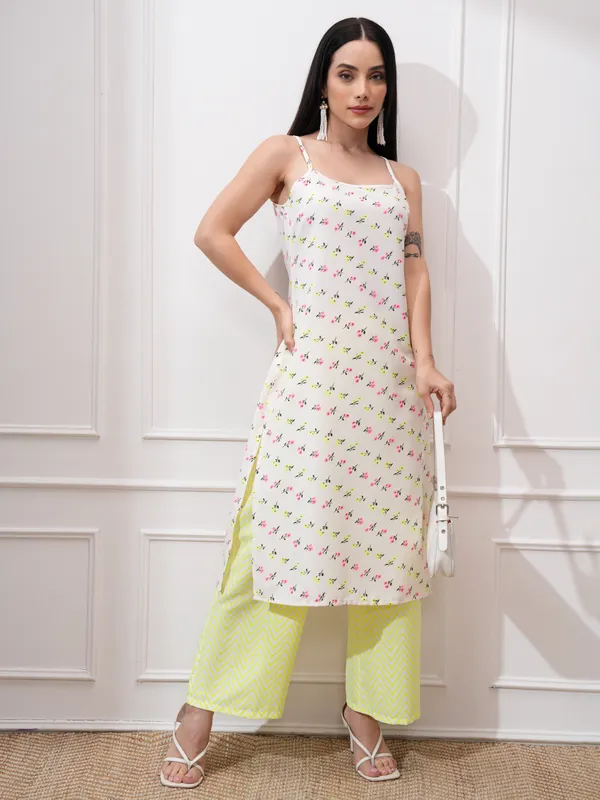 Vishudh Women Off White Printed Kurta With Palazzos