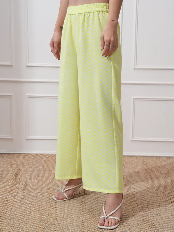 Vishudh Women Off White Printed Kurta With Palazzos