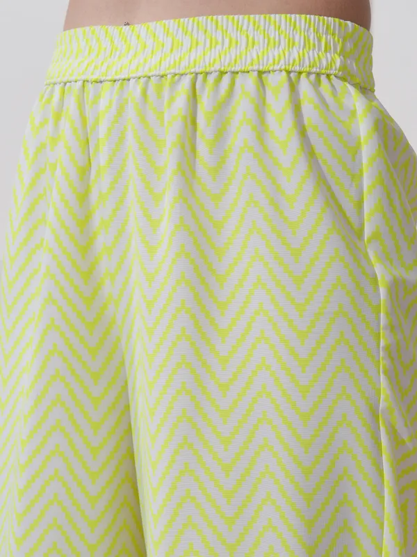 Vishudh Women Off White Printed Kurta With Palazzos