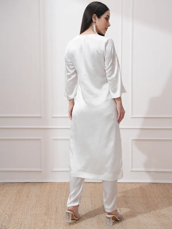 Vishudh Women White Embroidered Kurta With Trousers