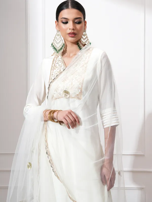 Vishudh Women Off White Embroidered Kurta With Trousers And Dupatta