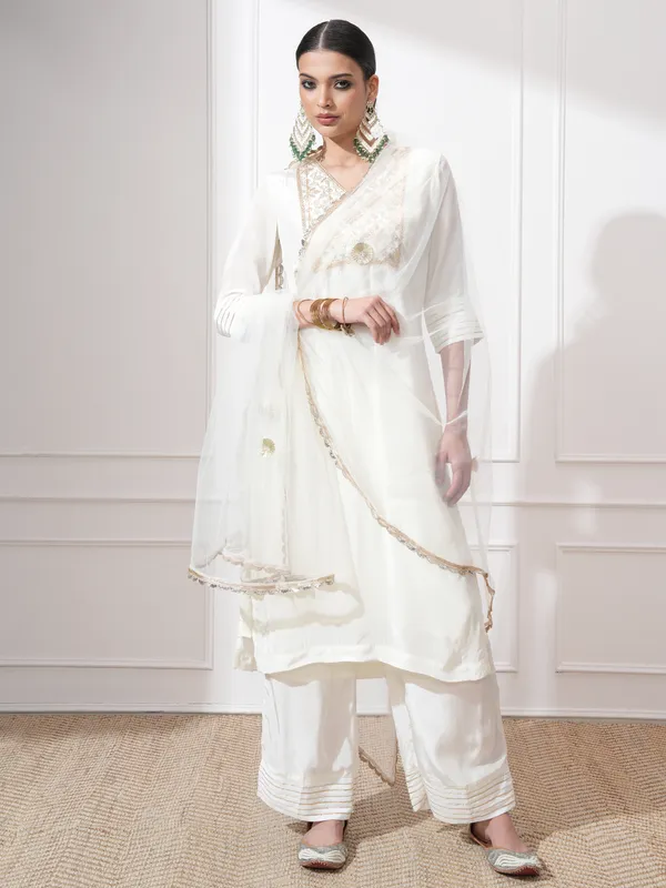 Vishudh Women Off White Embroidered Kurta With Trousers And Dupatta