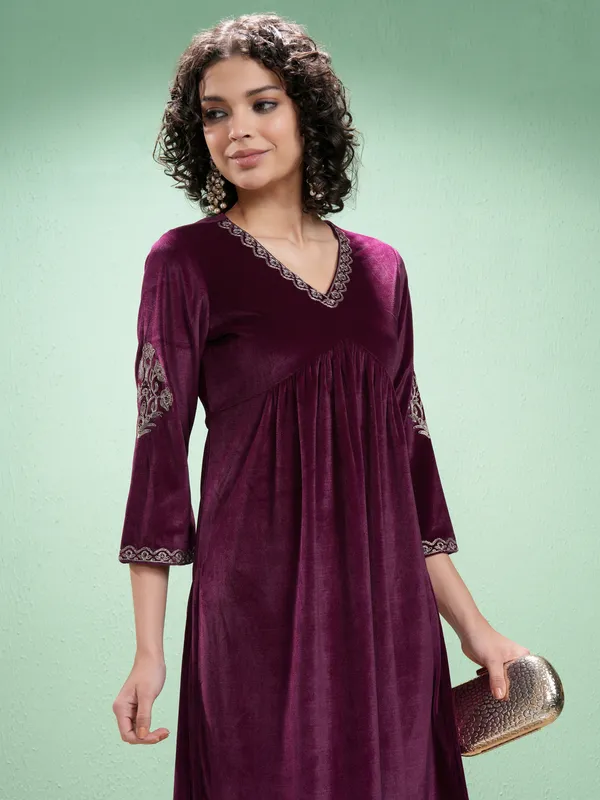Vishudh Women Purple Embroidered Kurta With Trousers Kurta Set