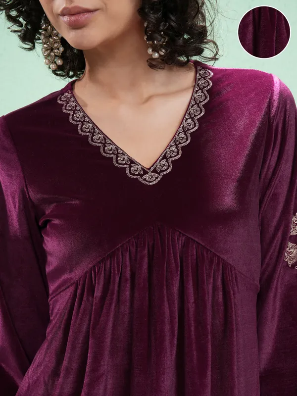 Vishudh Women Purple Embroidered Kurta With Trousers Kurta Set