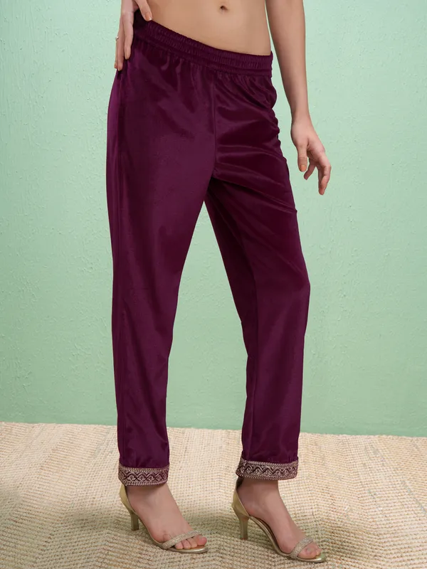 Vishudh Women Purple Embroidered Kurta With Trousers Kurta Set