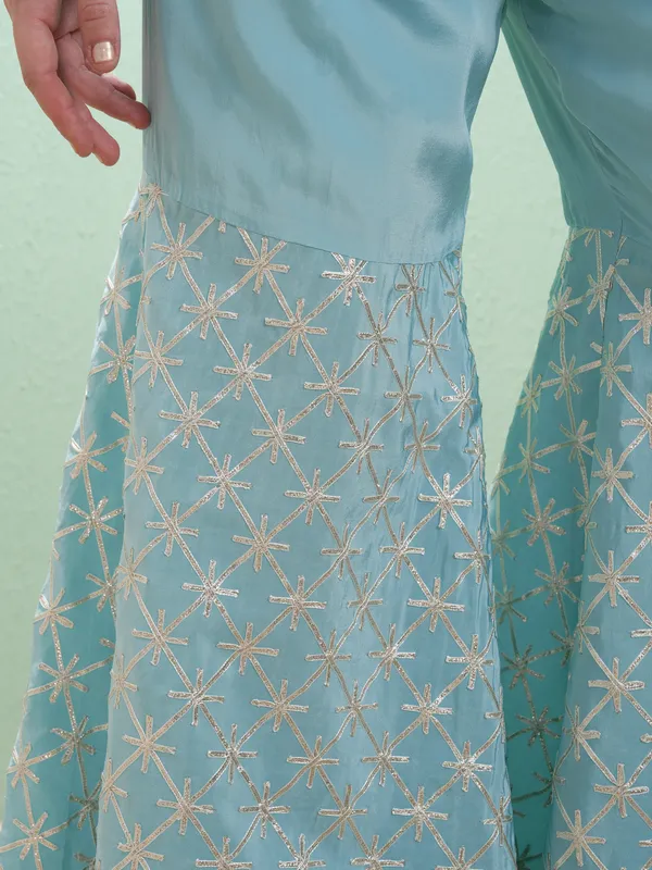 Women Kurta With Trousers & Dupatta