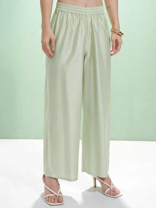 Women Kurta With Palazzos & Dupatta