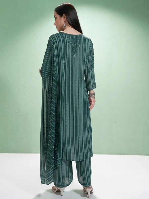 Vishudh Women Green Printed Kurta With Trousers And Dupatta