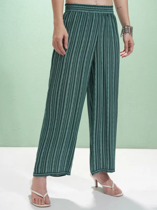Vishudh Women Green Printed Kurta With Trousers And Dupatta