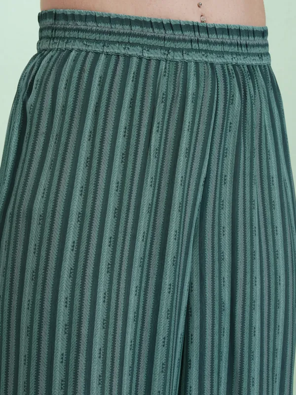 Vishudh Women Green Printed Kurta With Trousers And Dupatta