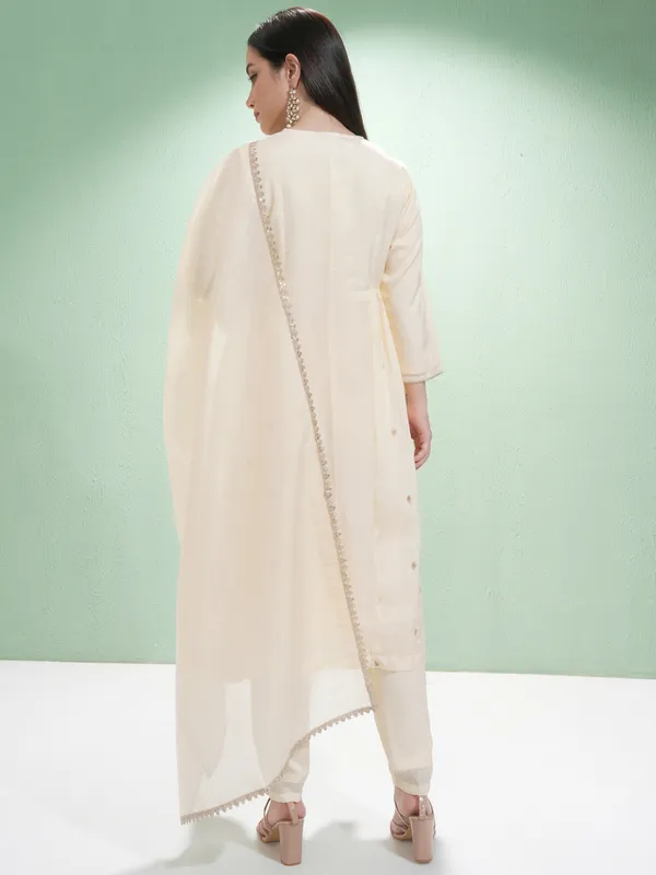 Women Kurta With Trousers & Dupatta