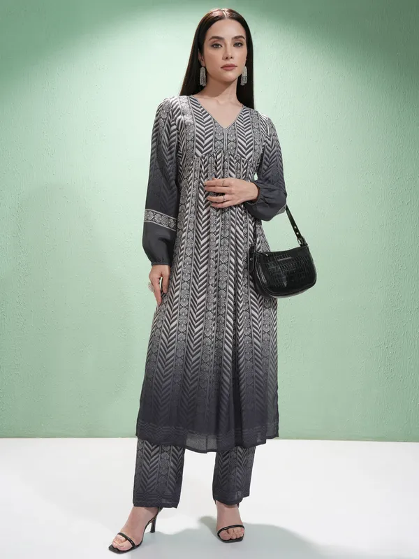 Vishudh Women Grey Printed Kurta With Palazzos