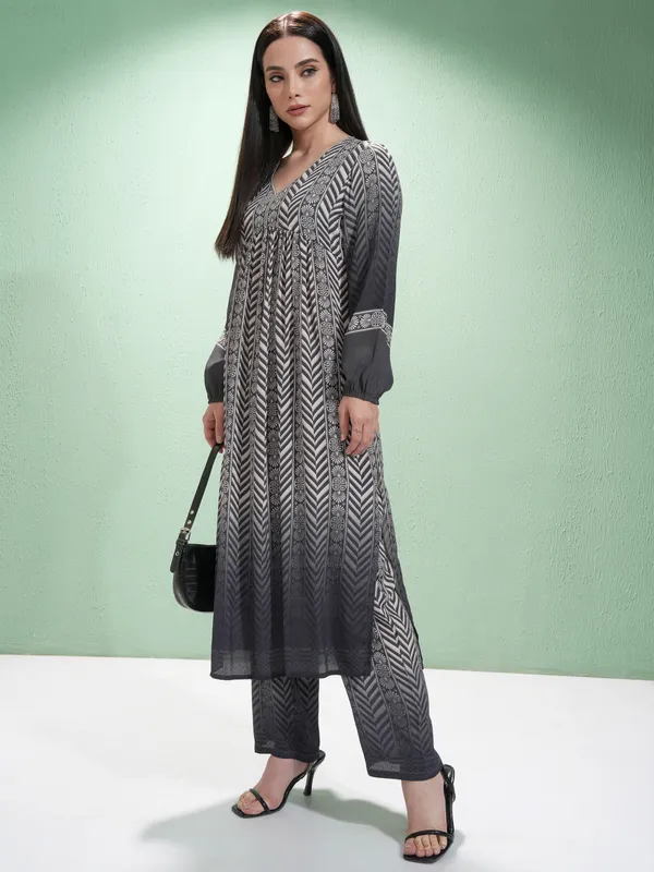 Vishudh Women Grey Printed Kurta With Palazzos
