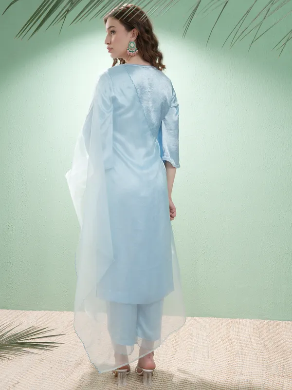 Women Kurta With Trousers & Dupatta